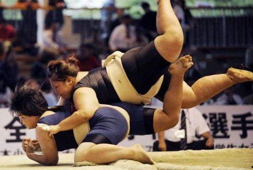 日本电影 相扑女