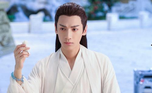 博主爆料罗云熙白鹿视频,网友直呼“太甜了！”