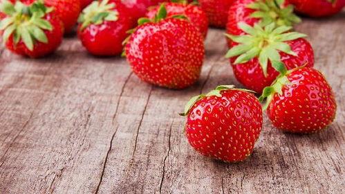 100草莓在线观看,甜蜜诱惑，在线观看的浪漫之旅